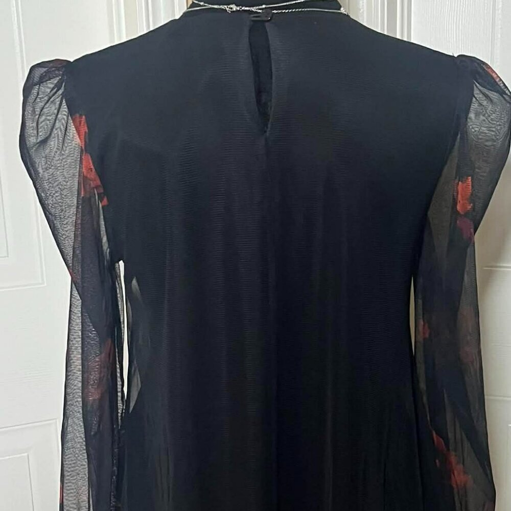 Stunning Black/Flowered Top from Barcelona (E32) - Picture 2 of 7